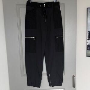 Moncler Women's Black Cargo Pants size 44, 8-10, cinches waist